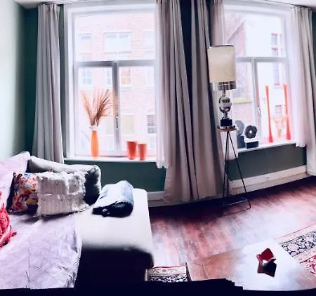 Efren's Cosy House *